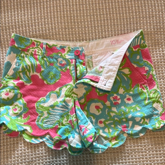 🌺 Lilly Pulitzer Buttercup Shorts - Picture 1 of 5
